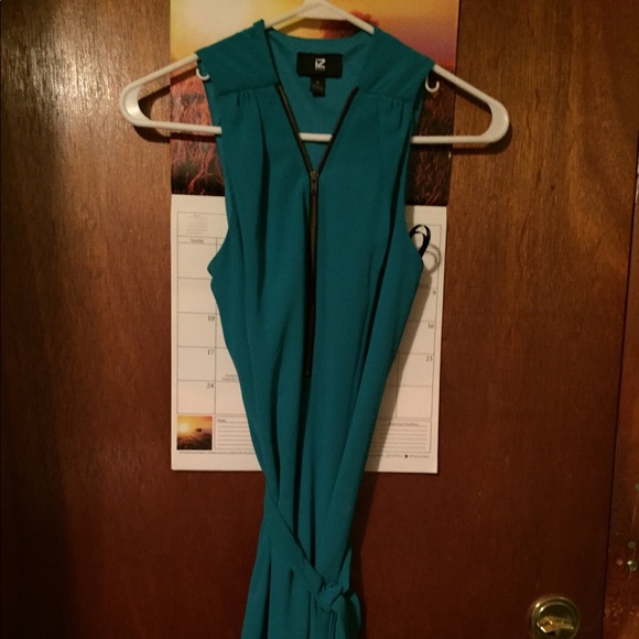 Clothing - Picture 3 of 8